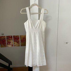 Beautiful spring / summer mid-length dress